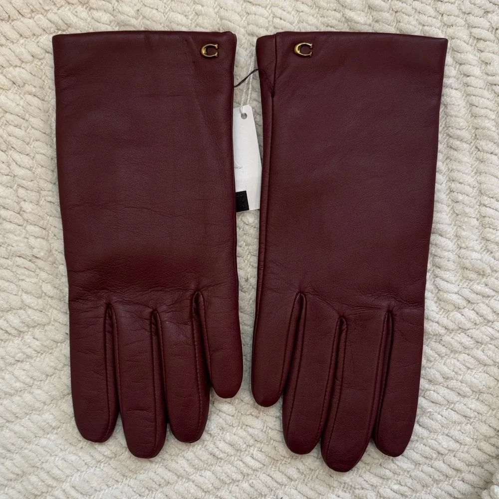 Coach NWT Wine Burgundy Leather Tech Luxurious Gloves Size 7.5 medium